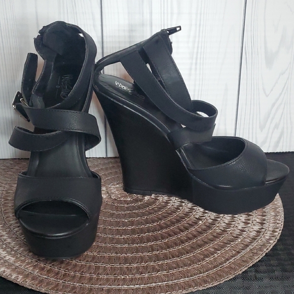 Mossimo Supply Co Black Wedge Sandals with Ankle Strap - Picture 1 of 8